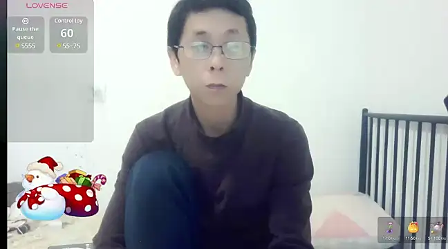 Snapshot of TGH521 chatting on 12-26-24, 03:27 TGH521 online show from 12-26-24, 03:27