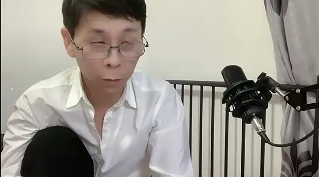 Snapshot of TGH521 chatting on 01-08-25, 02:35 TGH521 online show from 01-08-25, 02:35