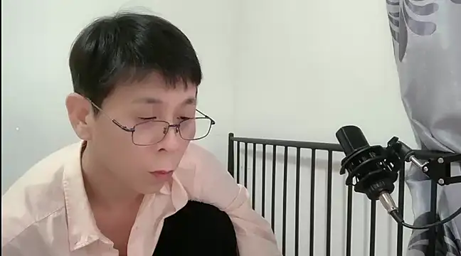 Snapshot of TGH521 chatting on 01-09-25, 07:10 TGH521 online show from 01-09-25, 07:10