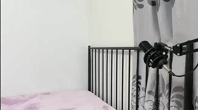 Snapshot of TGH521 chatting on 01-12-25, 11:17 TGH521 online show from 01-12-25, 11:17