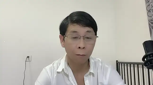 Snapshot of TGH521 chatting on 02-14-25, 12:14 TGH521 online show from 02-14-25, 12:14