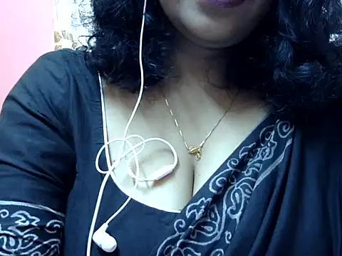 Snapshot of Riya_riyaa chatting on 12-15-24, 10:18 Riya riyaa online show from 12-15-24, 10:18