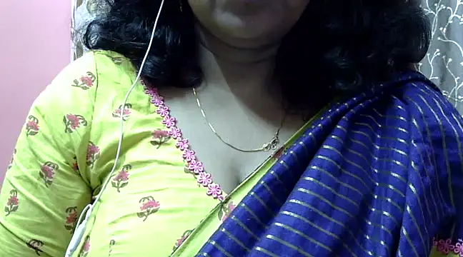 Snapshot of Riya_riyaa chatting on 12-18-24, 11:34 Riya riyaa online show from 12-18-24, 11:34