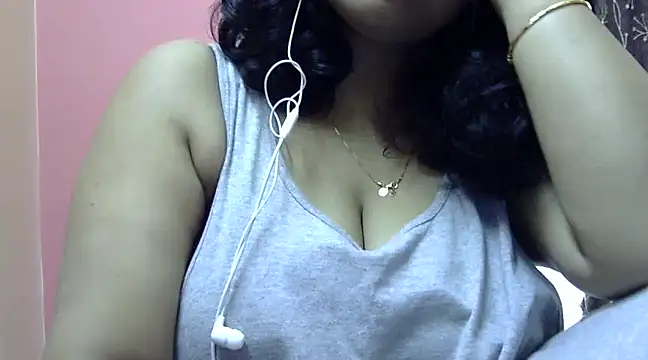 Snapshot of Riya_riyaa chatting on 01-10-25, 11:00 Riya riyaa online show from 01-10-25, 11:00