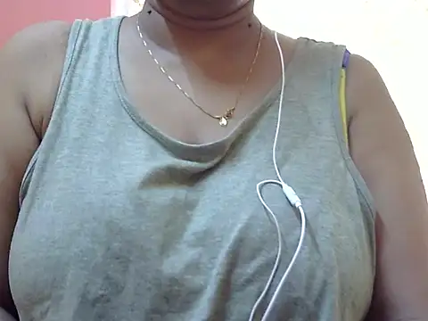 Snapshot of Riya_riyaa chatting on 01-18-25, 01:30 Riya riyaa online show from 01-18-25, 01:30