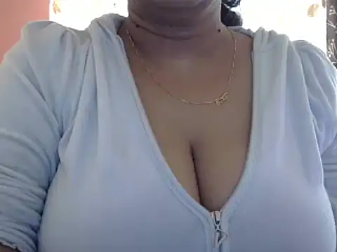 Snapshot of Riya_riyaa chatting on 01-29-25, 01:48 Riya riyaa online show from 01-29-25, 01:48