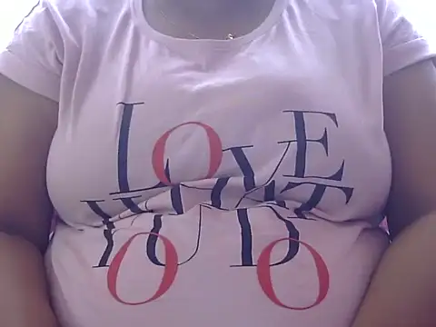 Snapshot of Riya_riyaa chatting on 02-06-25, 07:13 Riya riyaa online show from 02-06-25, 07:13