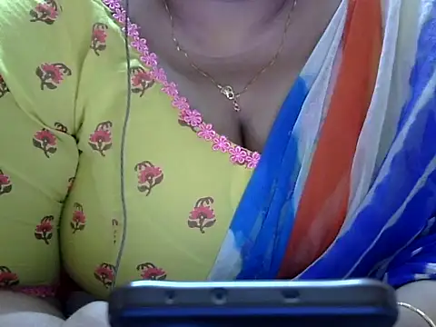 Snapshot of Riya_riyaa chatting on 09-10-25, 03:56 Riya riyaa online show from 09-10-25, 03:56