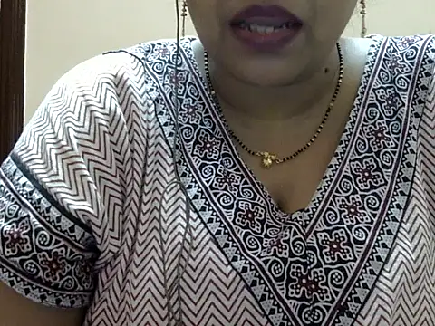 Snapshot of Riya_riyaa chatting on 10-11-25, 02:37 Riya riyaa online show from 10-11-25, 02:37