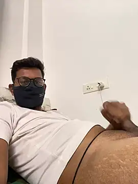 Snapshot of indboy chatting on 12-11-24, 02:00 indboy online show from 12-11-24, 02:00