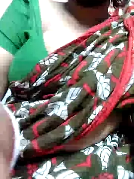 Snapshot of BERRY_00 chatting on 01-28-25, 06:17 BERRY 00 online show from 01-28-25, 06:17