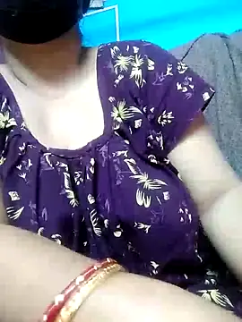 Snapshot of BERRY_00 chatting on 02-01-25, 01:23 BERRY 00 online show from 02-01-25, 01:23