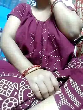 Snapshot of BERRY_00 chatting on 02-06-25, 06:24 BERRY 00 online show from 02-06-25, 06:24
