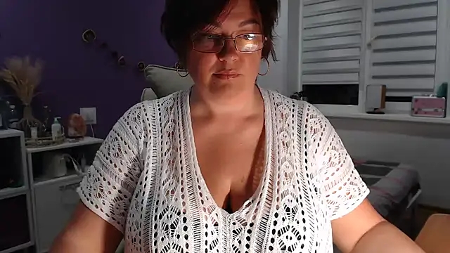 Snapshot of Nora_Star chatting on 12-28-24, 05:35 Nora Star online show from 12-28-24, 05:35