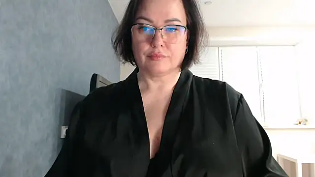 Nora Star online show from 11-12-25, 06:30