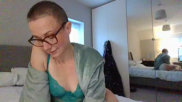 ELEGANT-ARIA36 online show from 01-07-25, 08:45