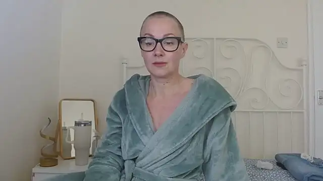 Snapshot of ELEGANT-ARIA36 chatting on 03-15-26, 02:12 ELEGANT-ARIA36 online show from 03-15-26, 02:12