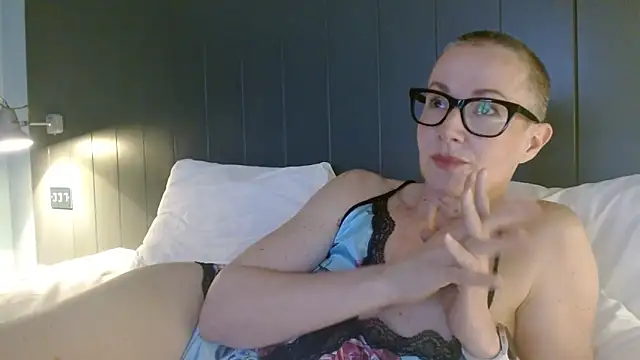 Snapshot of ELEGANT-ARIA36 chatting on 03-22-26, 08:23 ELEGANT-ARIA36 online show from 03-22-26, 08:23