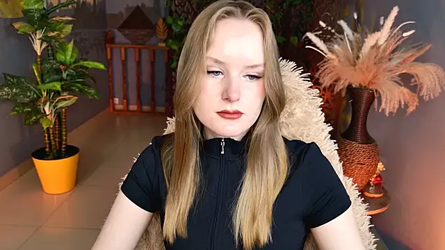 VivienLeeigh online show from 05-13-26, 05:05