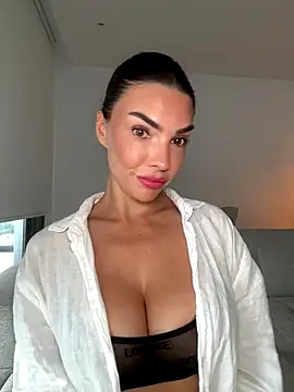 krissiswrld- online show from 11-24-25, 01:33