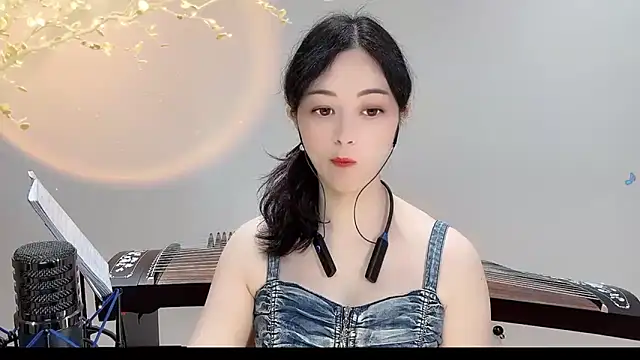 Tian-xin-999 online show from 09-16-25, 03:02