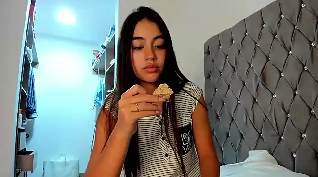 AriaMontgomery online show from 12-20-24, 12:52