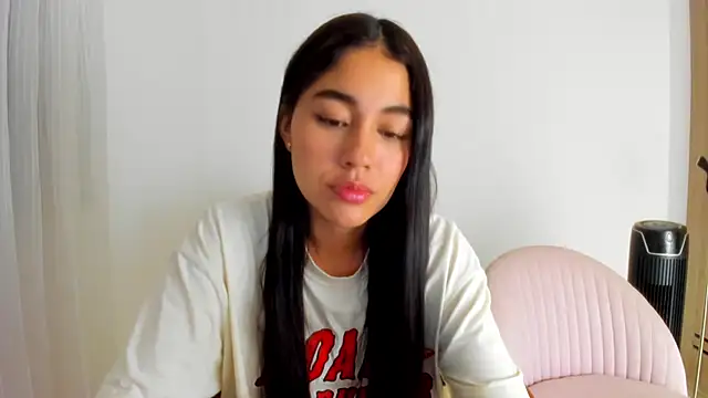 Snapshot of AriaMontgomery chatting on 06-16-26, 05:10 AriaMontgomery online show from 06-16-26, 05:10
