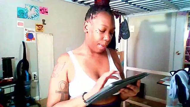 MsSapPhire500 online show from 04-12-26, 06:13