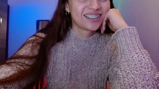 Snapshot of holy_juli chatting on 04-18-26, 03:32 holy juli online show from 04-18-26, 03:32