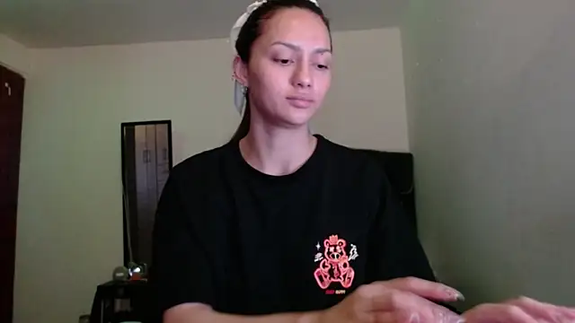 Snapshot of holy_juli chatting on 07-01-26, 04:03 holy juli online show from 07-01-26, 04:03