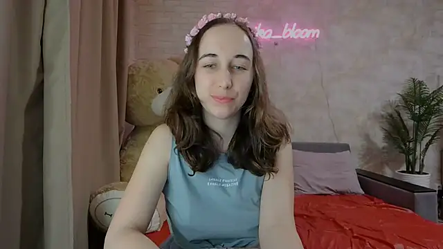 Snapshot of Anika_bloom chatting on 03-12-25, 08:10 Anika bloom online show from 03-12-25, 08:10