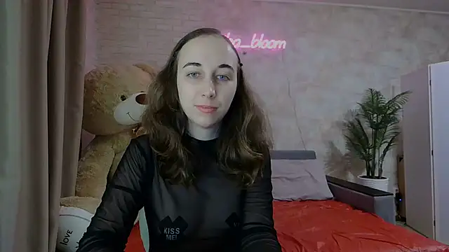 Snapshot of Anika_bloom chatting on 03-14-25, 09:32 Anika bloom online show from 03-14-25, 09:32