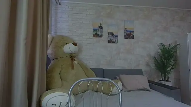 Snapshot of Anika_bloom chatting on 09-28-25, 06:52 Anika bloom online show from 09-28-25, 06:52