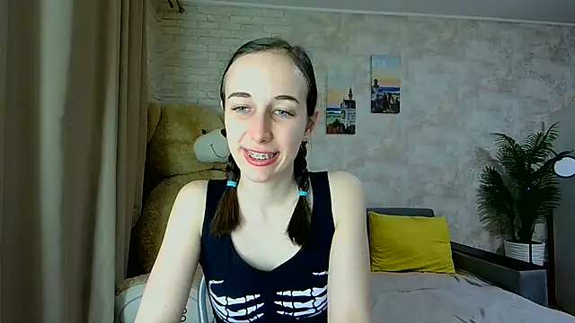 Snapshot of Anika_bloom chatting on 02-12-26, 06:47 Anika bloom online show from 02-12-26, 06:47