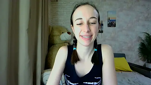 Snapshot of Anika_bloom chatting on 02-13-26, 06:53 Anika bloom online show from 02-13-26, 06:53