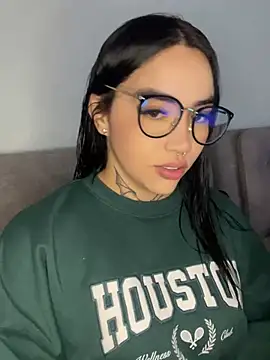 Nickiiiii online show from 02-07-25, 04:59