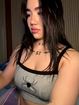 Nickiiiii online show from 10-18-25, 04:52