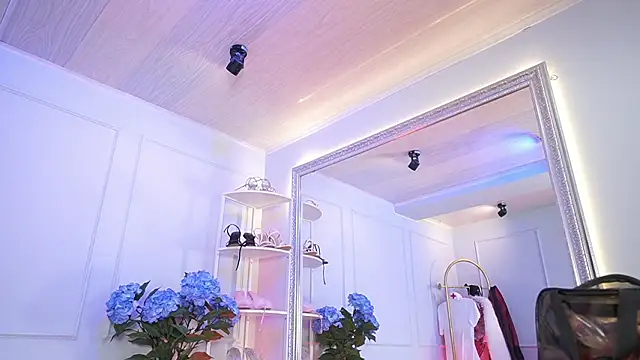 elasummer online show from 03-13-26, 05:19