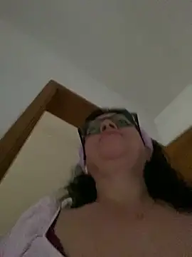 Snapshot of Sharongirl07 chatting on 03-07-25, 01:29 Sharongirl07 online show from 03-07-25, 01:29