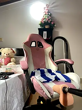 Snapshot of Sharongirl07 chatting on 09-11-25, 09:37 Sharongirl07 online show from 09-11-25, 09:37