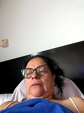 Snapshot of Sharongirl07 chatting on 09-22-25, 12:18 Sharongirl07 online show from 09-22-25, 12:18