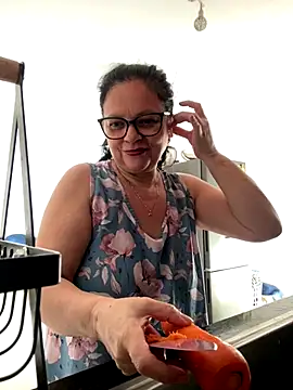 Snapshot of Sharongirl07 chatting on 10-28-25, 12:30 Sharongirl07 online show from 10-28-25, 12:30