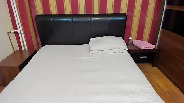 Snapshot of AshPage chatting on 12-10-24, 10:16 AshPage online show from 12-10-24, 10:16