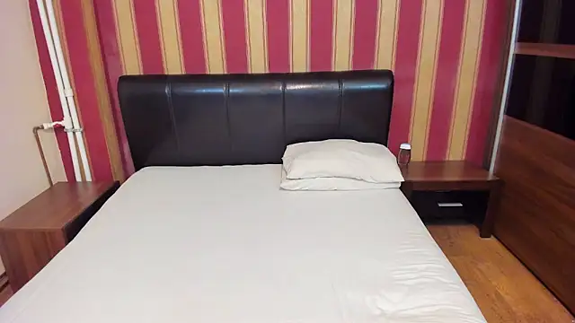 Snapshot of AshPage chatting on 12-15-24, 08:58 AshPage online show from 12-15-24, 08:58