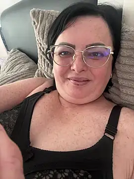 Amandamuller1982 online show from 12-19-24, 07:40