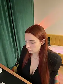 Snapshot of CookyDaisy chatting on 12-08-24, 04:39 CookyDaisy online show from 12-08-24, 04:39