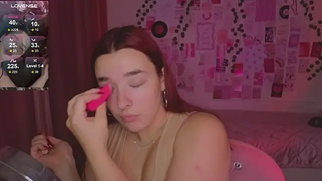 Snapshot of CookyDaisy chatting on 10-11-25, 06:39 CookyDaisy online show from 10-11-25, 06:39