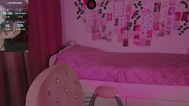 Snapshot of CookyDaisy chatting on 11-23-25, 12:32 CookyDaisy online show from 11-23-25, 12:32