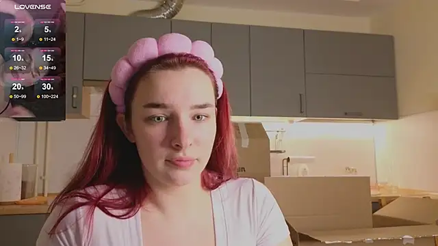 Snapshot of CookyDaisy chatting on 12-04-25, 09:45 CookyDaisy online show from 12-04-25, 09:45