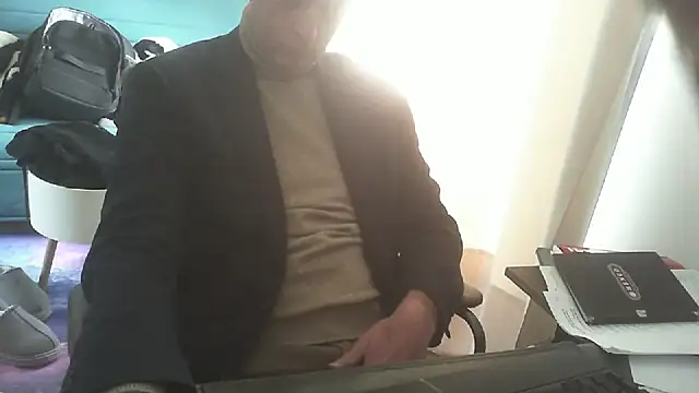 shyfrenchcock1 online show from 03-18-25, 12:36